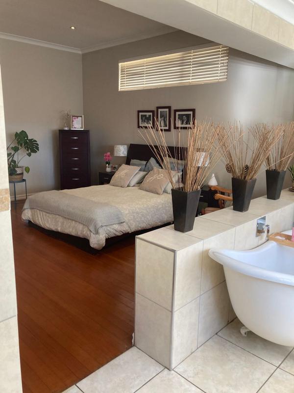 4 Bedroom Property for Sale in Kensington Gauteng