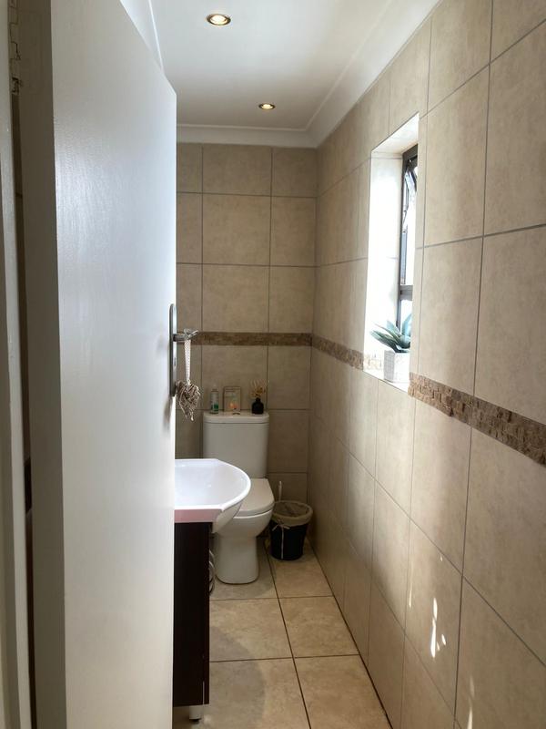 4 Bedroom Property for Sale in Kensington Gauteng