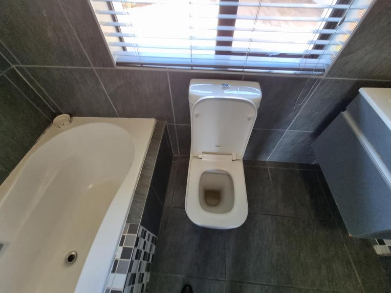 To Let 5 Bedroom Property for Rent in Brenthurst Gauteng