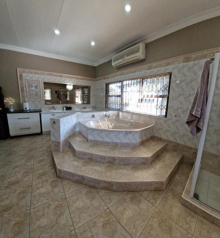 3 Bedroom Property for Sale in Sonneveld Gauteng