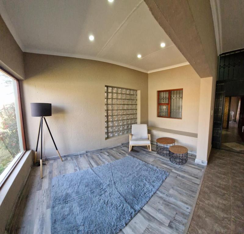3 Bedroom Property for Sale in Sonneveld Gauteng