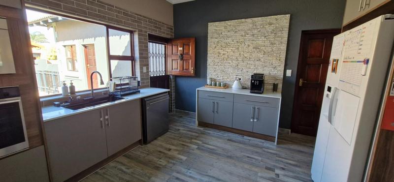 3 Bedroom Property for Sale in Sonneveld Gauteng