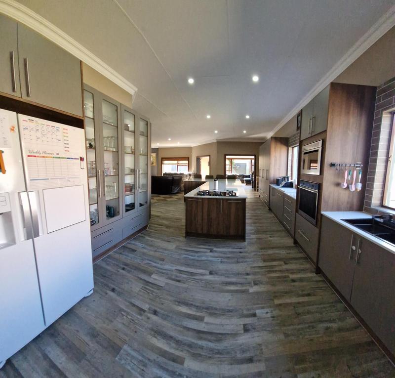 3 Bedroom Property for Sale in Sonneveld Gauteng