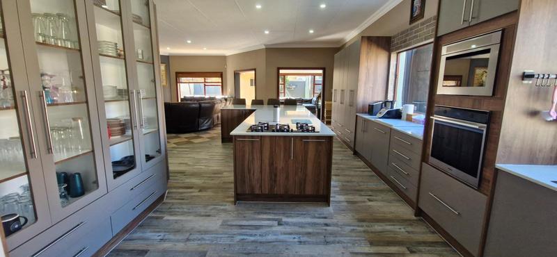 3 Bedroom Property for Sale in Sonneveld Gauteng
