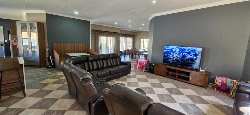 3 Bedroom Property for Sale in Sonneveld Gauteng