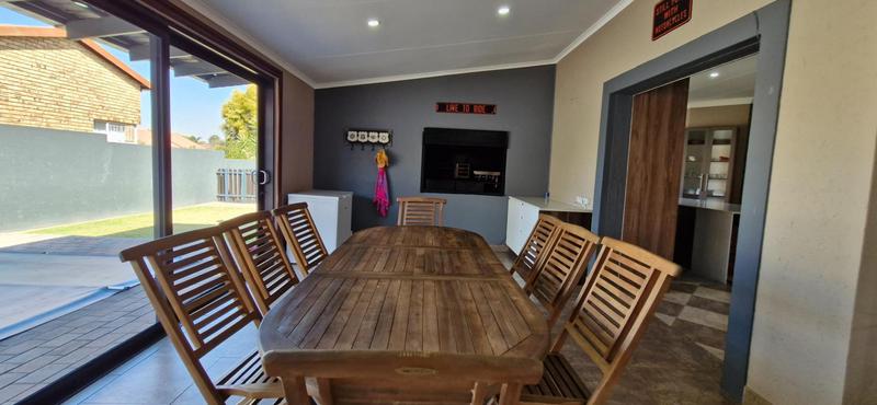 3 Bedroom Property for Sale in Sonneveld Gauteng