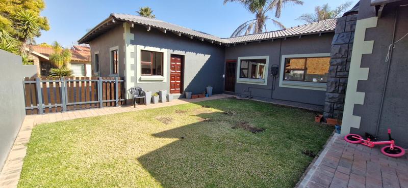 3 Bedroom Property for Sale in Sonneveld Gauteng