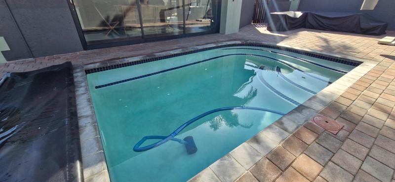 3 Bedroom Property for Sale in Sonneveld Gauteng