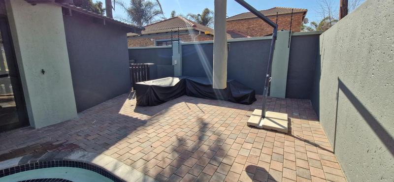 3 Bedroom Property for Sale in Sonneveld Gauteng