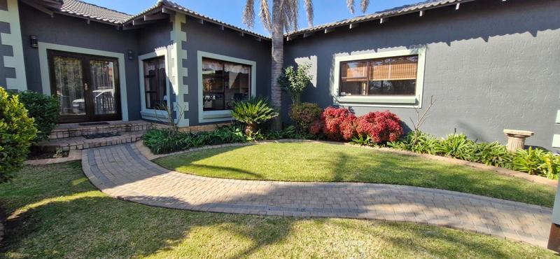 3 Bedroom Property for Sale in Sonneveld Gauteng