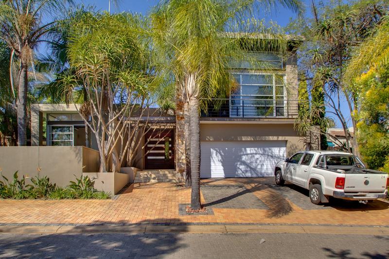 To Let 4 Bedroom Property for Rent in Fourways Gardens Gauteng