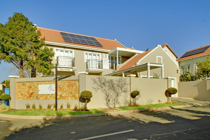 To Let 3 Bedroom Property for Rent in Broadacres Gauteng