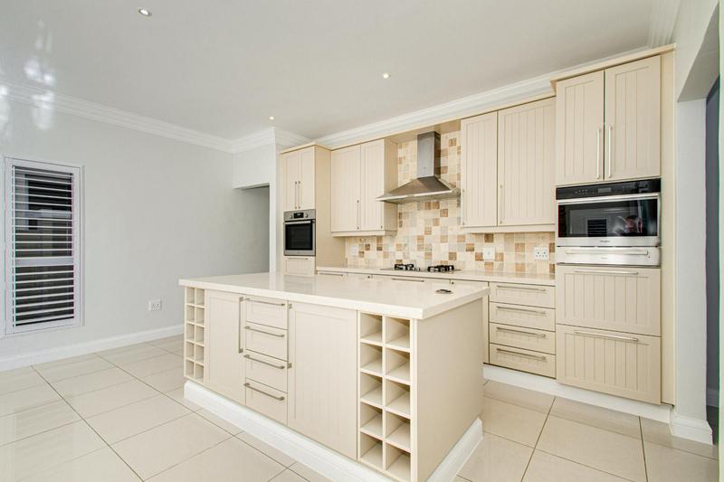 To Let 3 Bedroom Property for Rent in Broadacres Gauteng