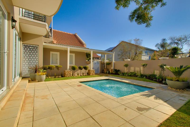 To Let 3 Bedroom Property for Rent in Broadacres Gauteng