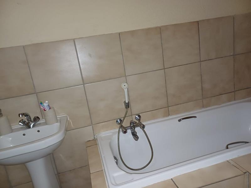 2 Bedroom Property for Sale in Wilro Park Gauteng