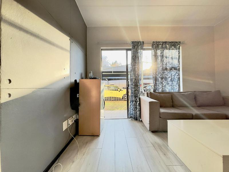 2 Bedroom Property for Sale in Broadacres Gauteng