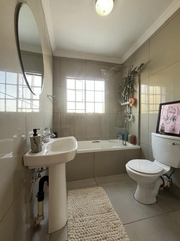 To Let 2 Bedroom Property for Rent in Waterkloof Ridge Gauteng