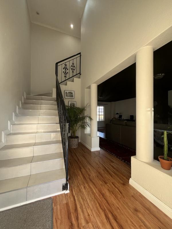 To Let 2 Bedroom Property for Rent in Waterkloof Ridge Gauteng