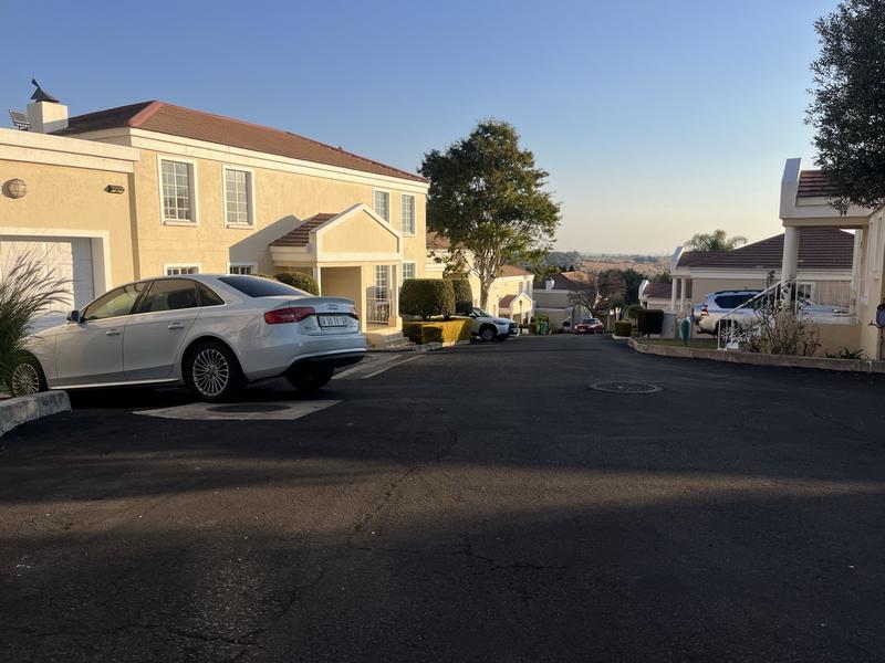 To Let 2 Bedroom Property for Rent in Waterkloof Ridge Gauteng