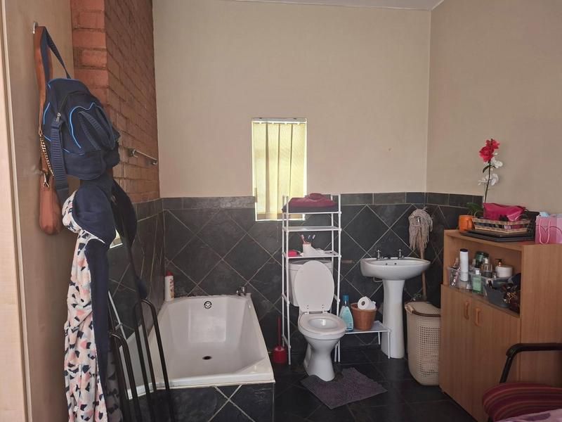 2 Bedroom Property for Sale in Johannesburg Gauteng