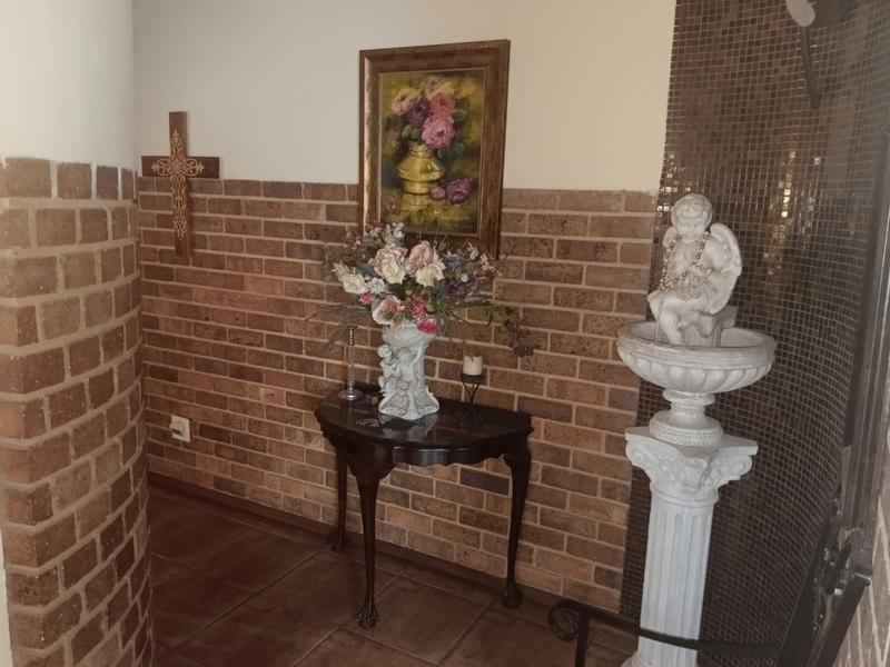 To Let 3 Bedroom Property for Rent in Greenhills Gauteng