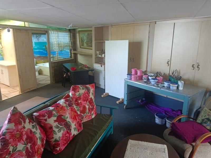 To Let 3 Bedroom Property for Rent in Greenhills Gauteng