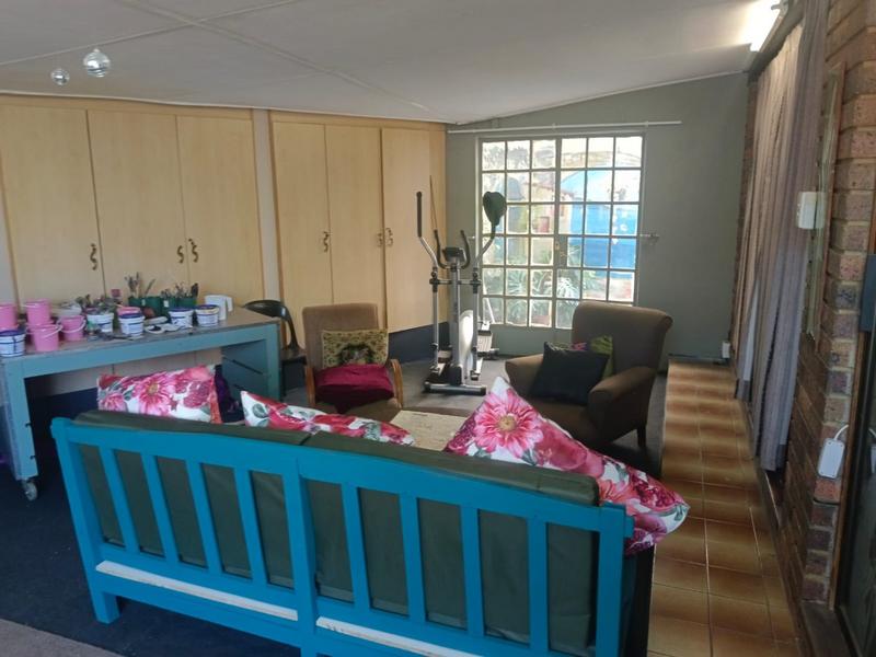 To Let 3 Bedroom Property for Rent in Greenhills Gauteng