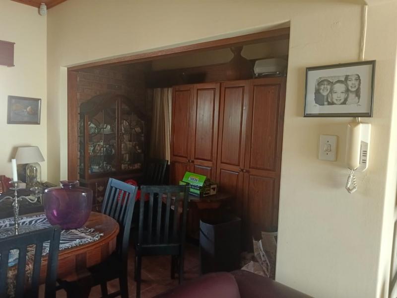 To Let 3 Bedroom Property for Rent in Greenhills Gauteng