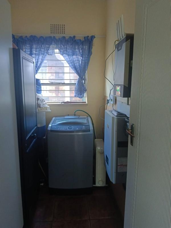 To Let 3 Bedroom Property for Rent in Greenhills Gauteng