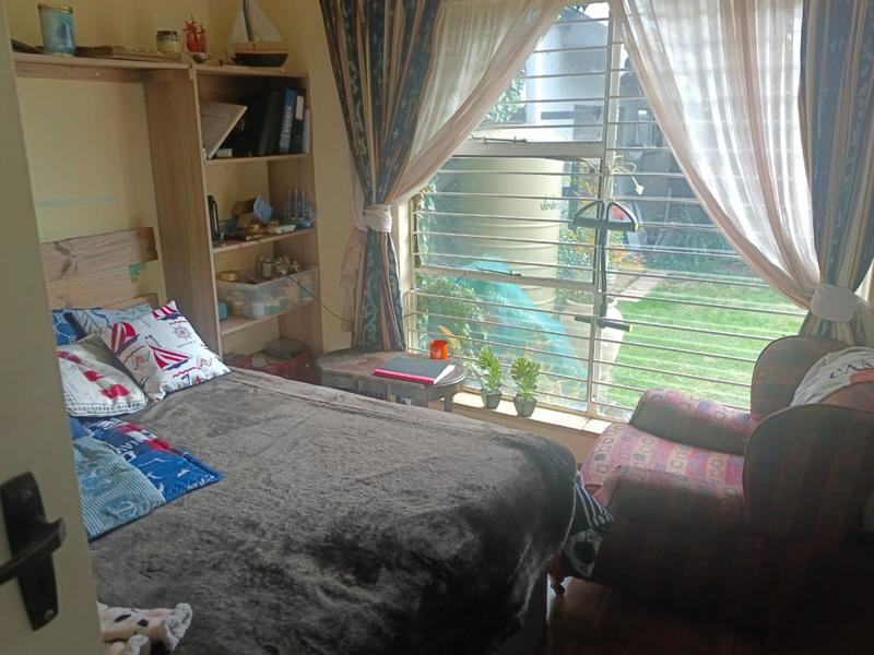 To Let 3 Bedroom Property for Rent in Greenhills Gauteng