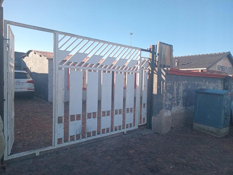 2 Bedroom Property for Sale in Mofolo Gauteng