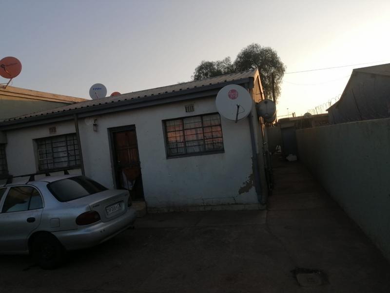 6 Bedroom Property for Sale in Tembisa Central Gauteng