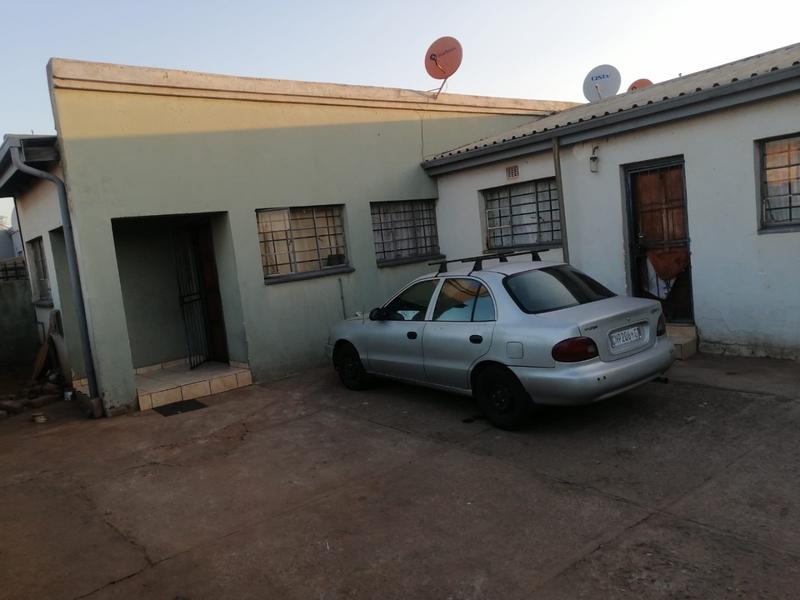 6 Bedroom Property for Sale in Tembisa Central Gauteng