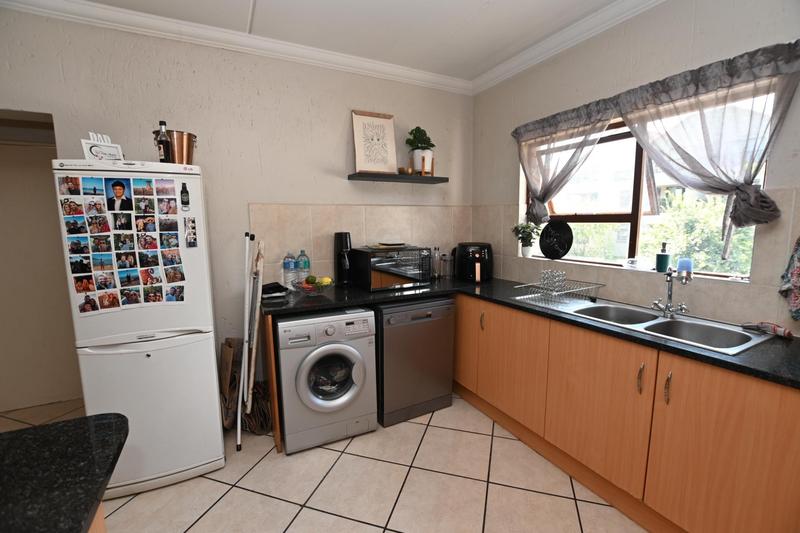 To Let 2 Bedroom Property for Rent in Paulshof Gauteng