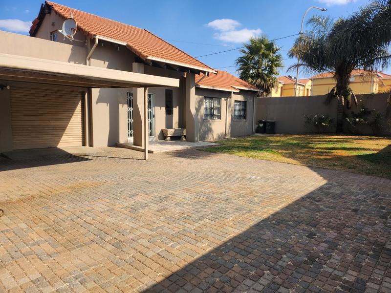 3 Bedroom Property for Sale in Ormonde Gauteng