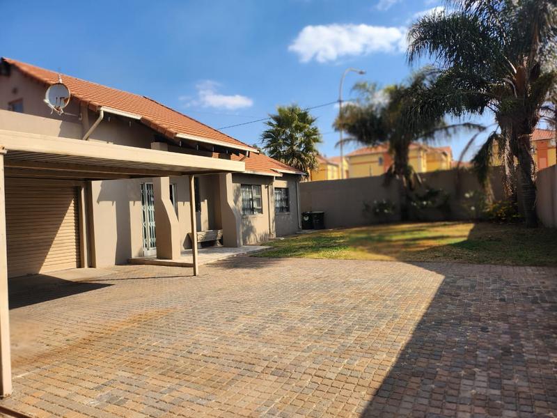 3 Bedroom Property for Sale in Ormonde Gauteng