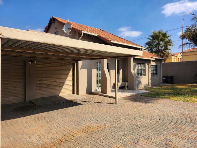 3 Bedroom Property for Sale in Ormonde Gauteng