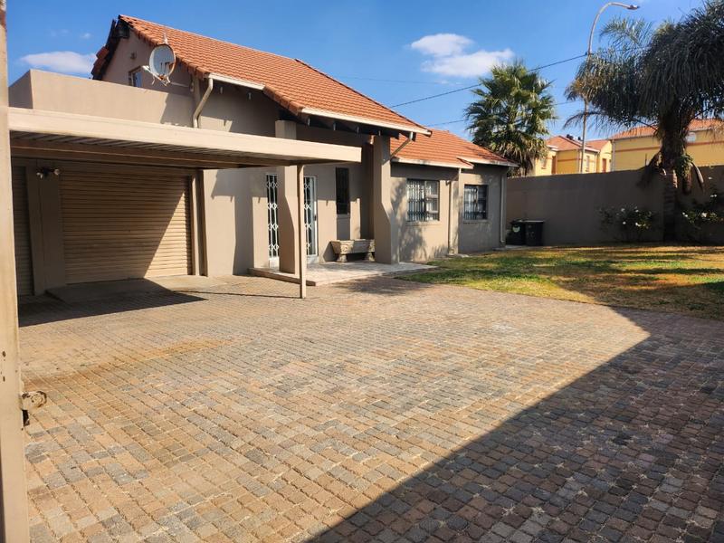 3 Bedroom Property for Sale in Ormonde Gauteng