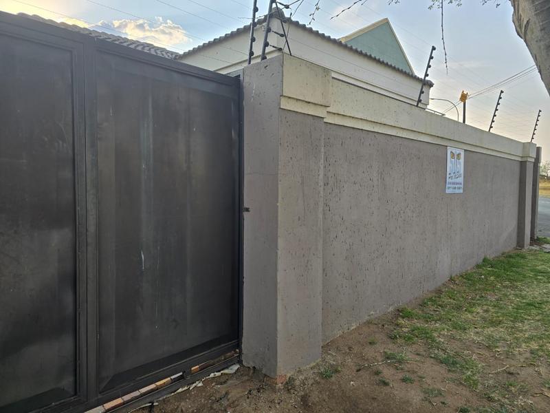 10 Bedroom Property for Sale in Pimville Zone 5 Gauteng