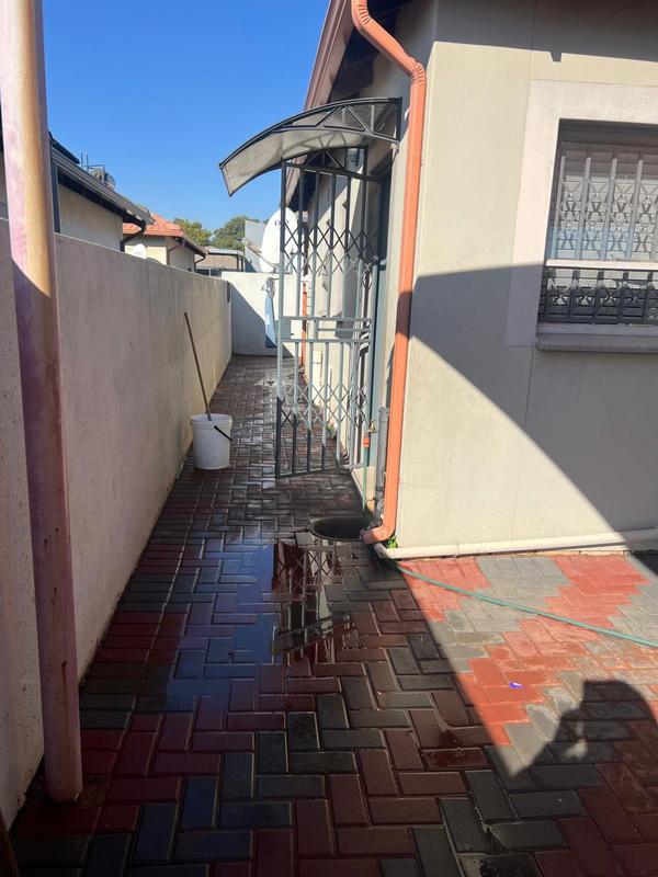 3 Bedroom Property for Sale in Clayville Gauteng