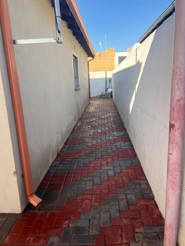 3 Bedroom Property for Sale in Clayville Gauteng