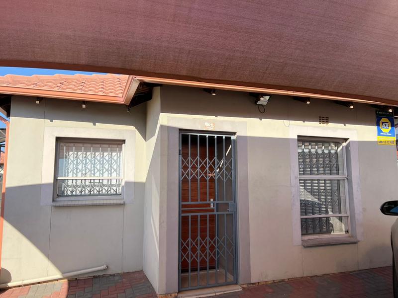 3 Bedroom Property for Sale in Clayville Gauteng