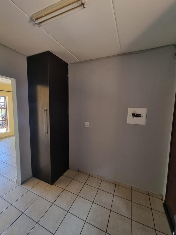 2 Bedroom Property for Sale in Dawn Park Gauteng