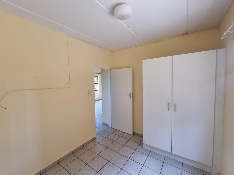 2 Bedroom Property for Sale in Dawn Park Gauteng