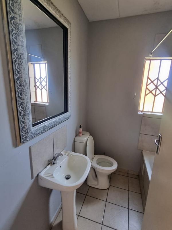 2 Bedroom Property for Sale in Dawn Park Gauteng