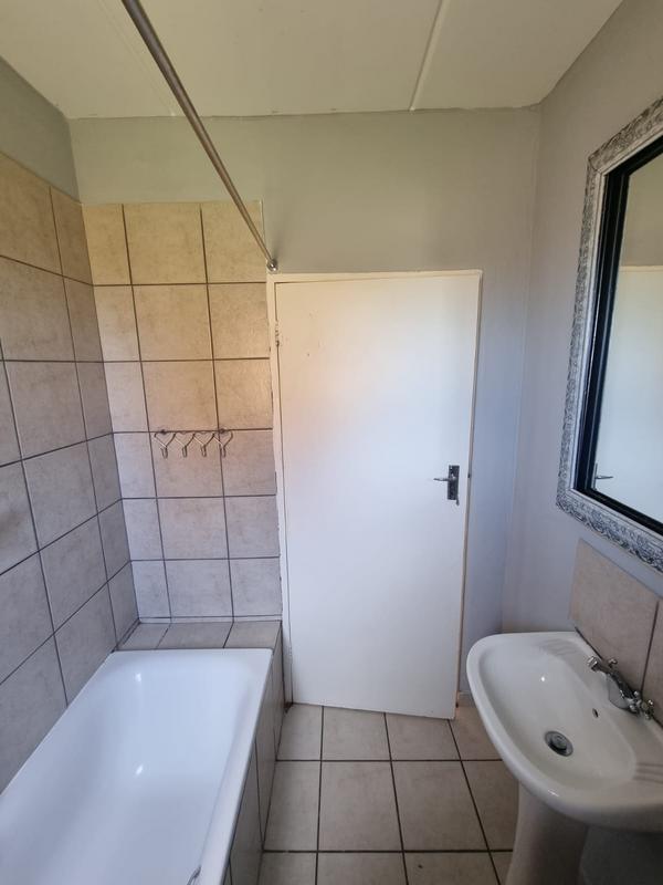 2 Bedroom Property for Sale in Dawn Park Gauteng
