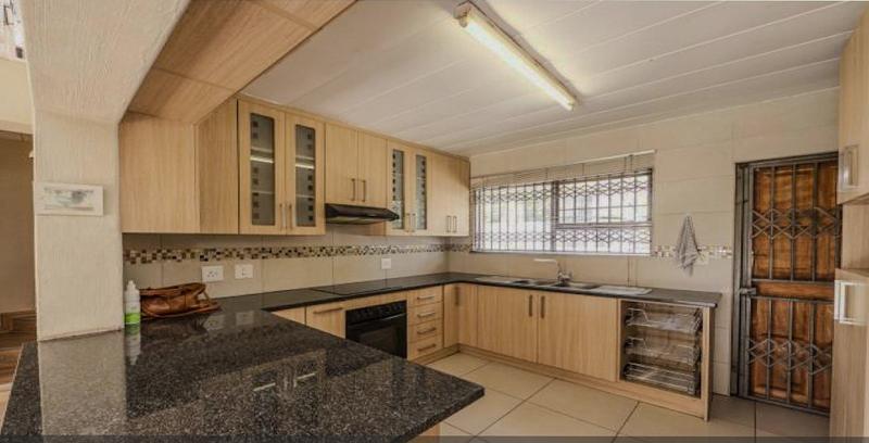 3 Bedroom Property for Sale in Ridgeway Gauteng