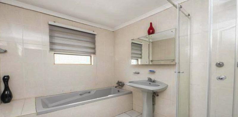 3 Bedroom Property for Sale in Ridgeway Gauteng