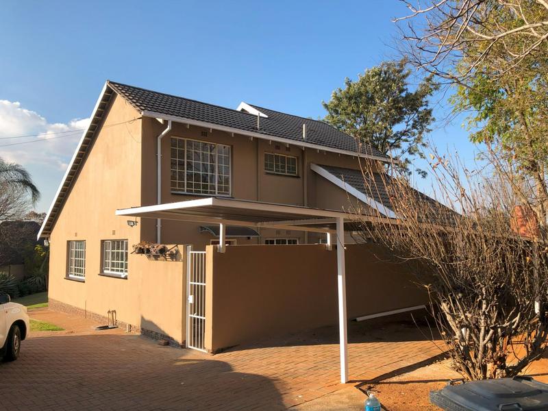 4 Bedroom Property for Sale in Strubensvallei Gauteng