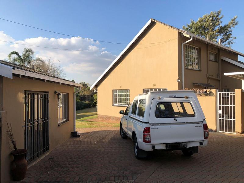 4 Bedroom Property for Sale in Strubensvallei Gauteng